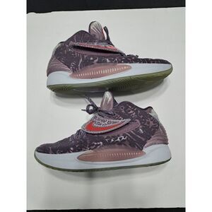 Nike KD‎ 14 Valentine's Day Size 8.5 DJ4336-900